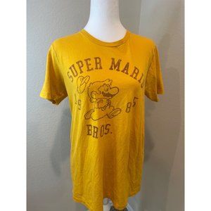 Super Marios Bros Gold Graphic Tee Size M
